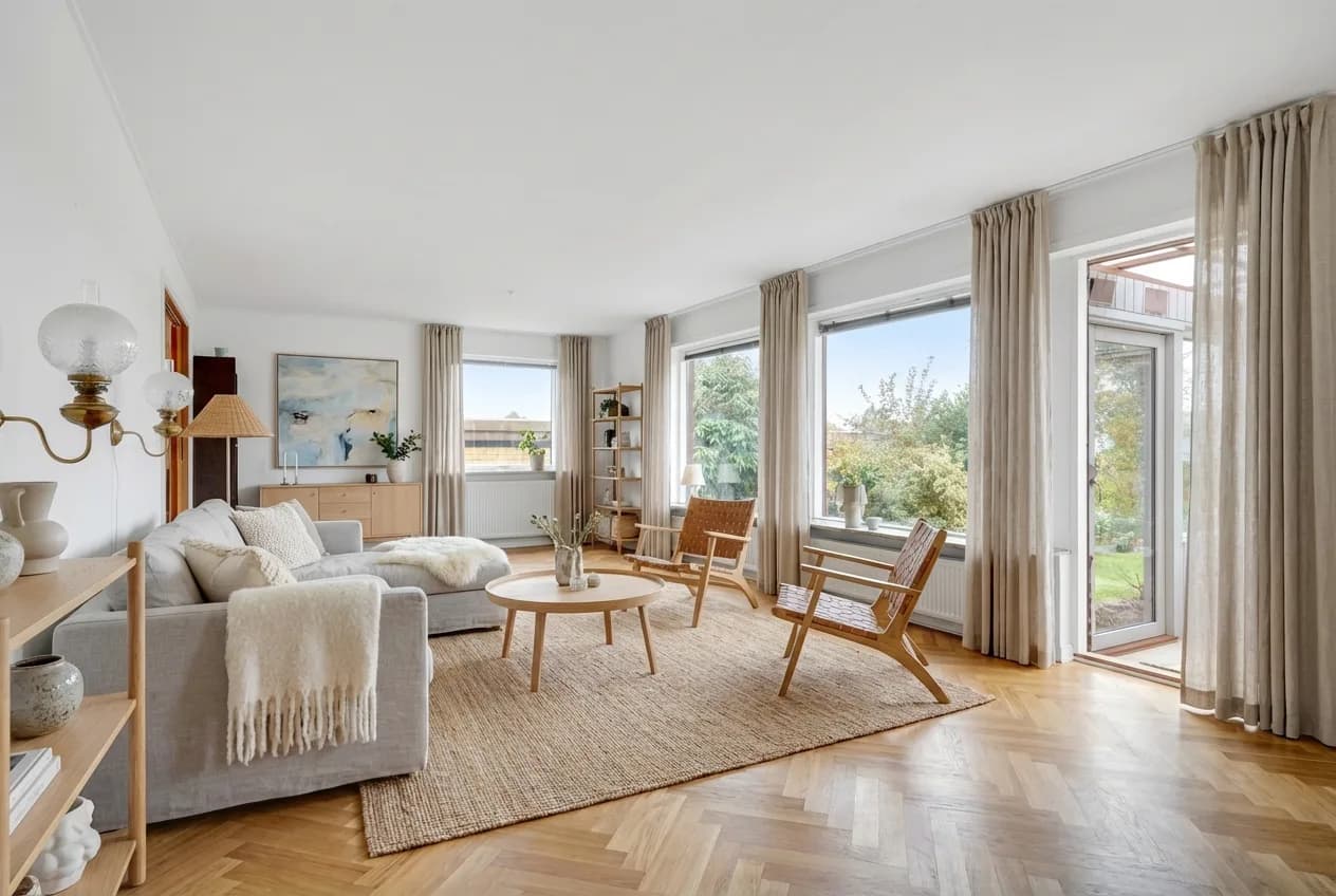 Virtual staging living room